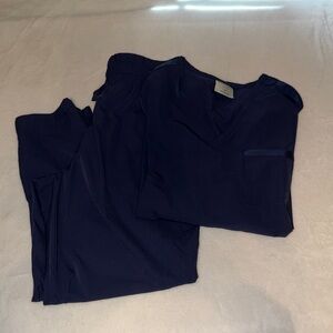 Women’s Whisperlite Scrub set, size Medium/Medium Petite